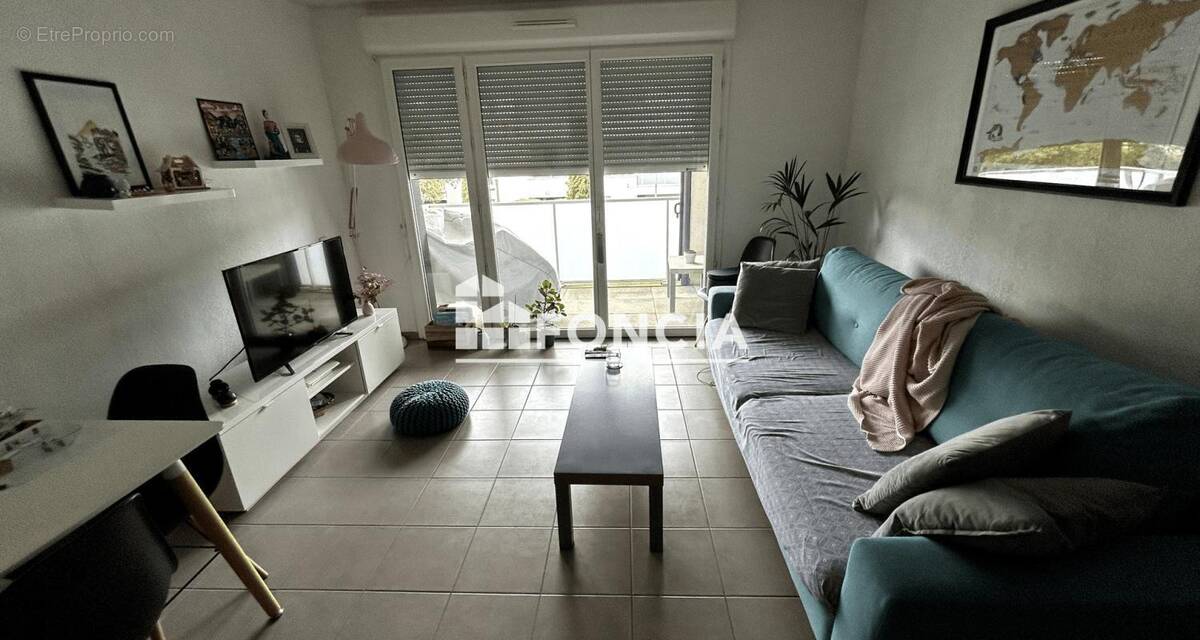 Appartement à PAREMPUYRE