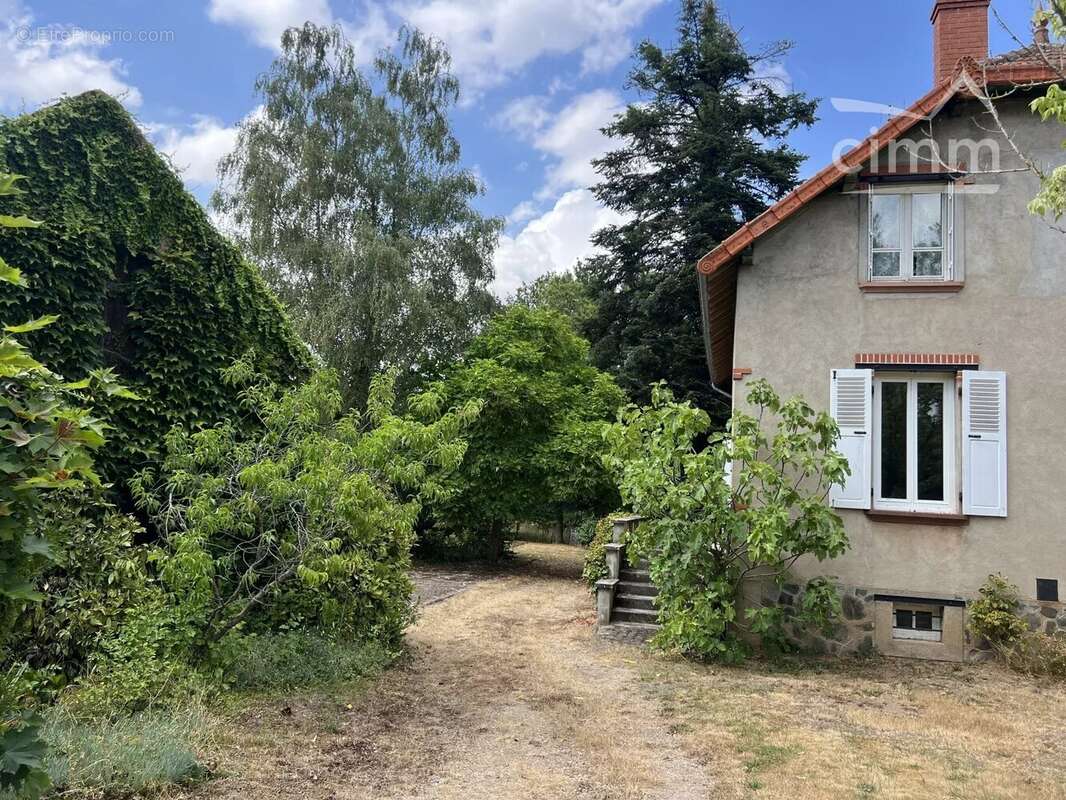 Maison familiale de 125 m² Habitables et une belle dépendance de charme - photo 4