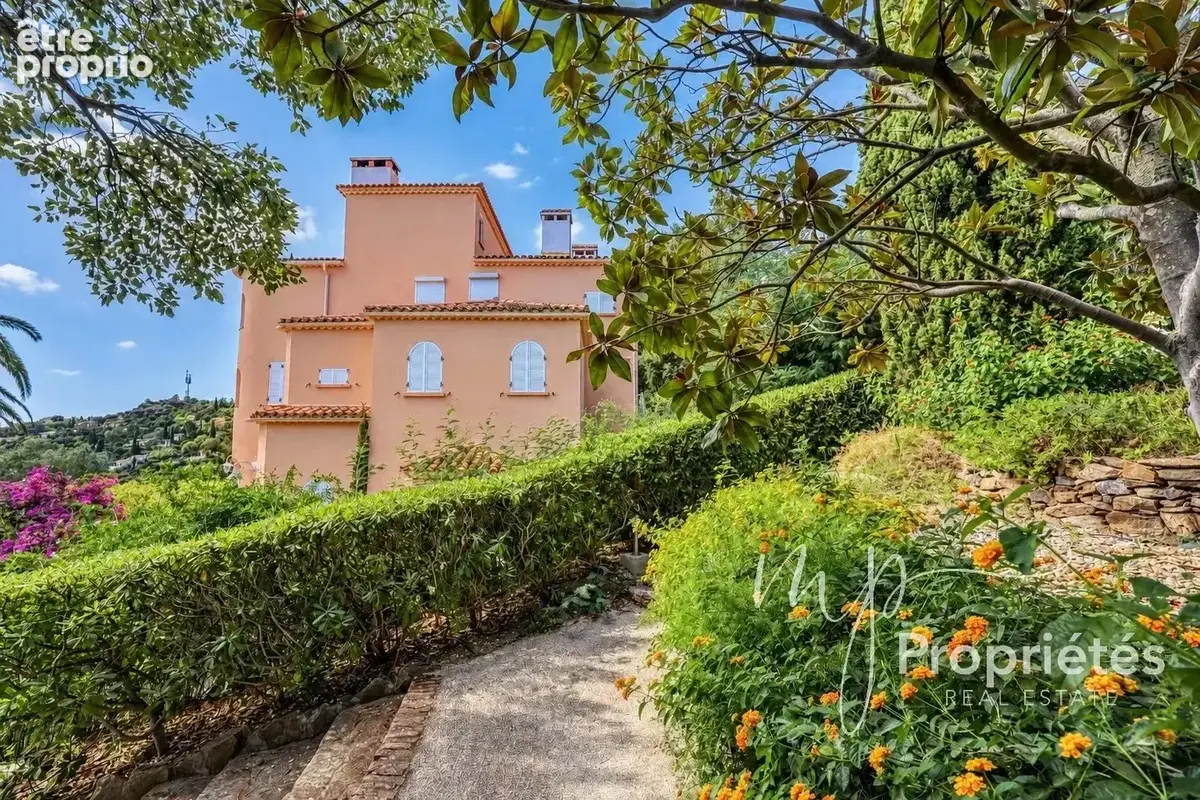 À VENDRE Rayol Canadel sur mer – Appartement de charme au dernier étage – Vue mer – Plage et village à pied. - photo 3
