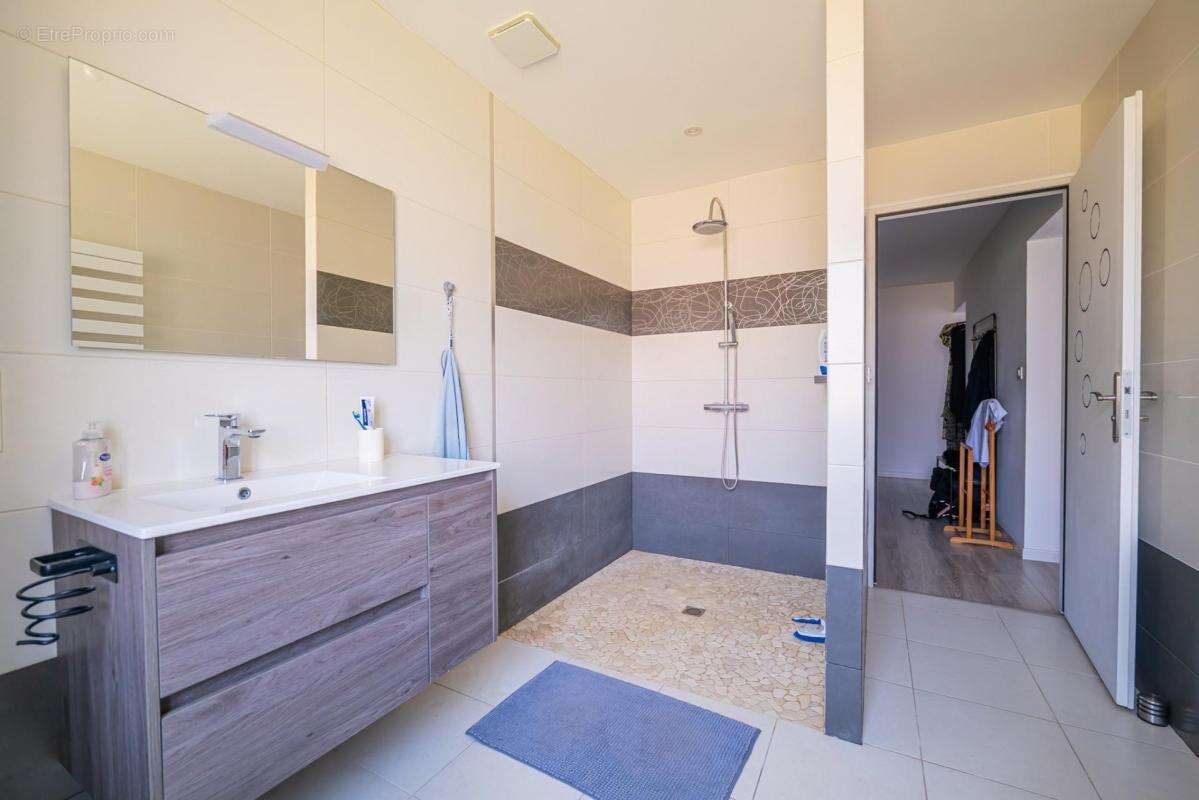 Maison à SAVIGNE-L&#039;EVEQUE