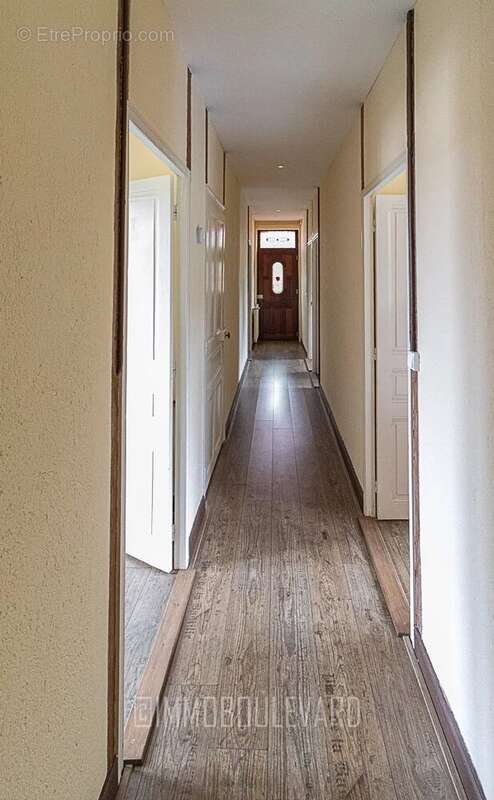 Maison à CHATEAUNEUF-LES-BAINS