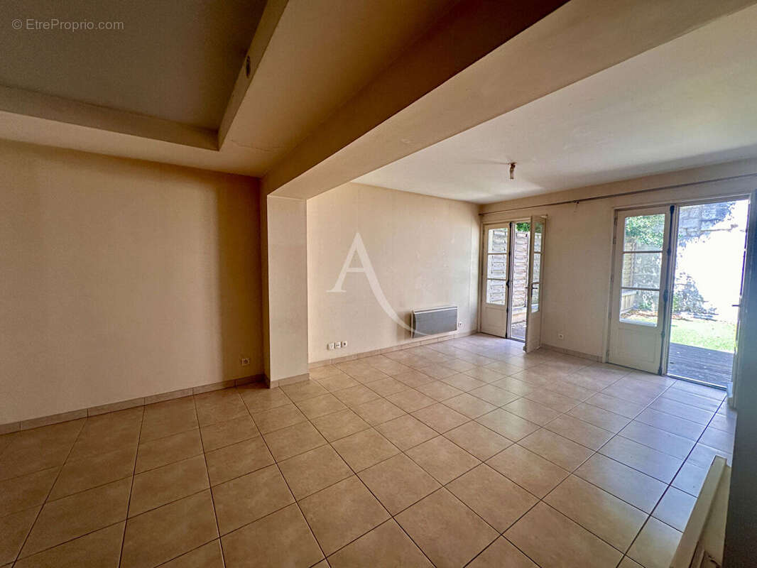 Appartement Saintes 3 pièce(s) 79 m2 - photo 3