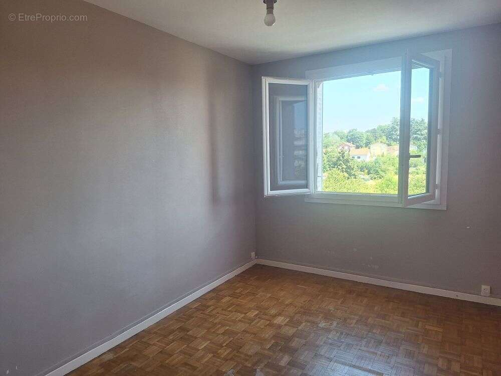 Appartement 80 m² à Sainte-Foy-Les-Lyon  - photo 7