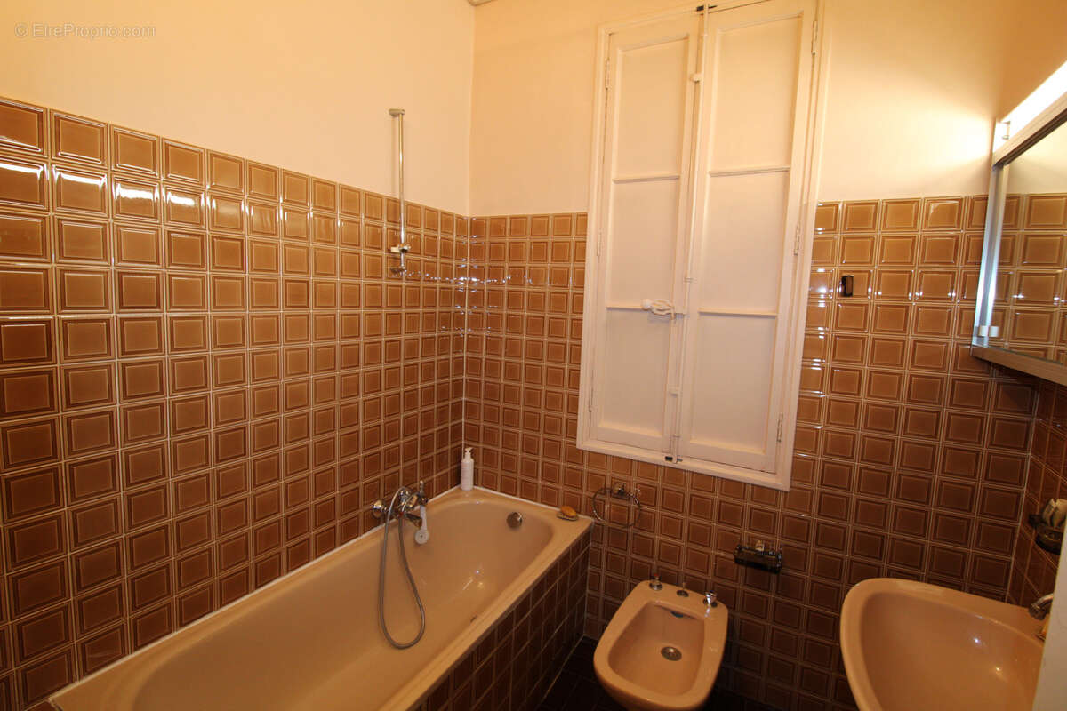 Appartement à MARSEILLE-1E