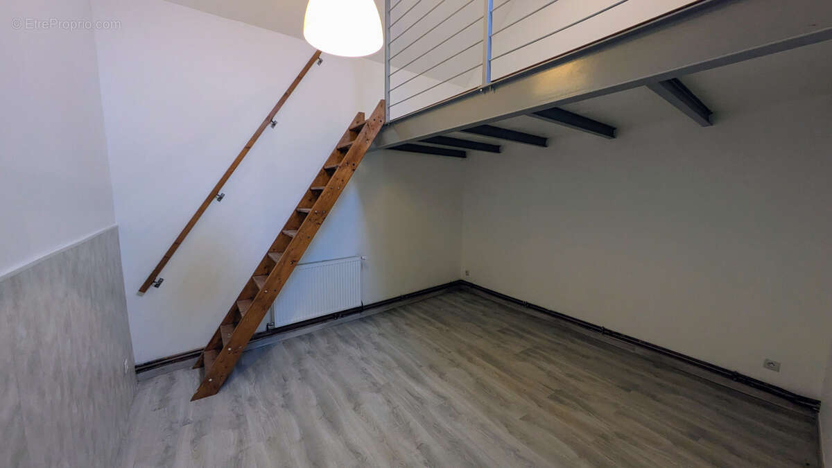 Maison à FLEURY-LA-VALLEE