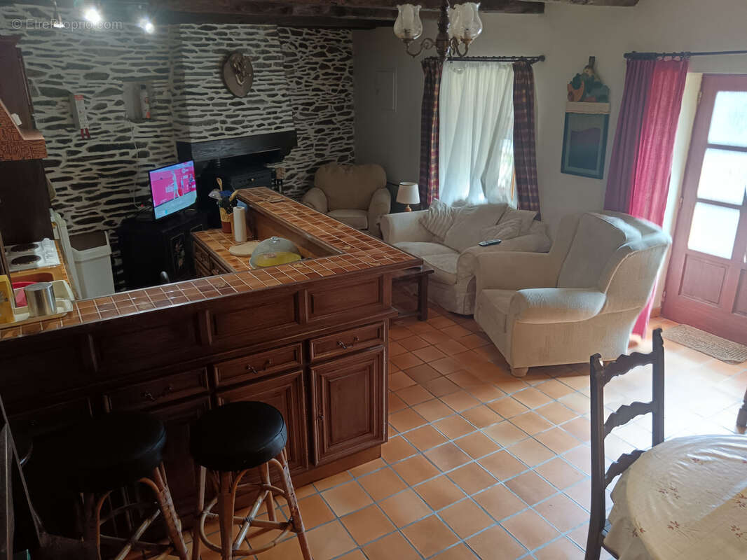 Maison à CAUREL