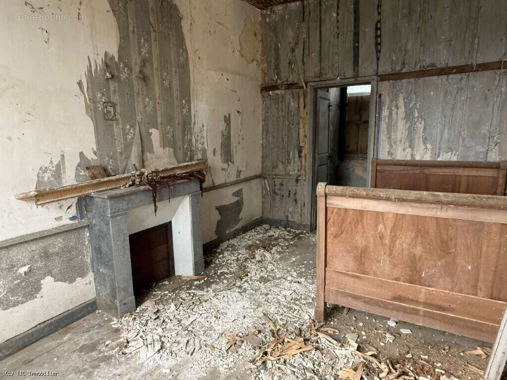 Aile de Vieux Logis du XVI? Siècle à Rénover, Proche de Ruffec - photo 19