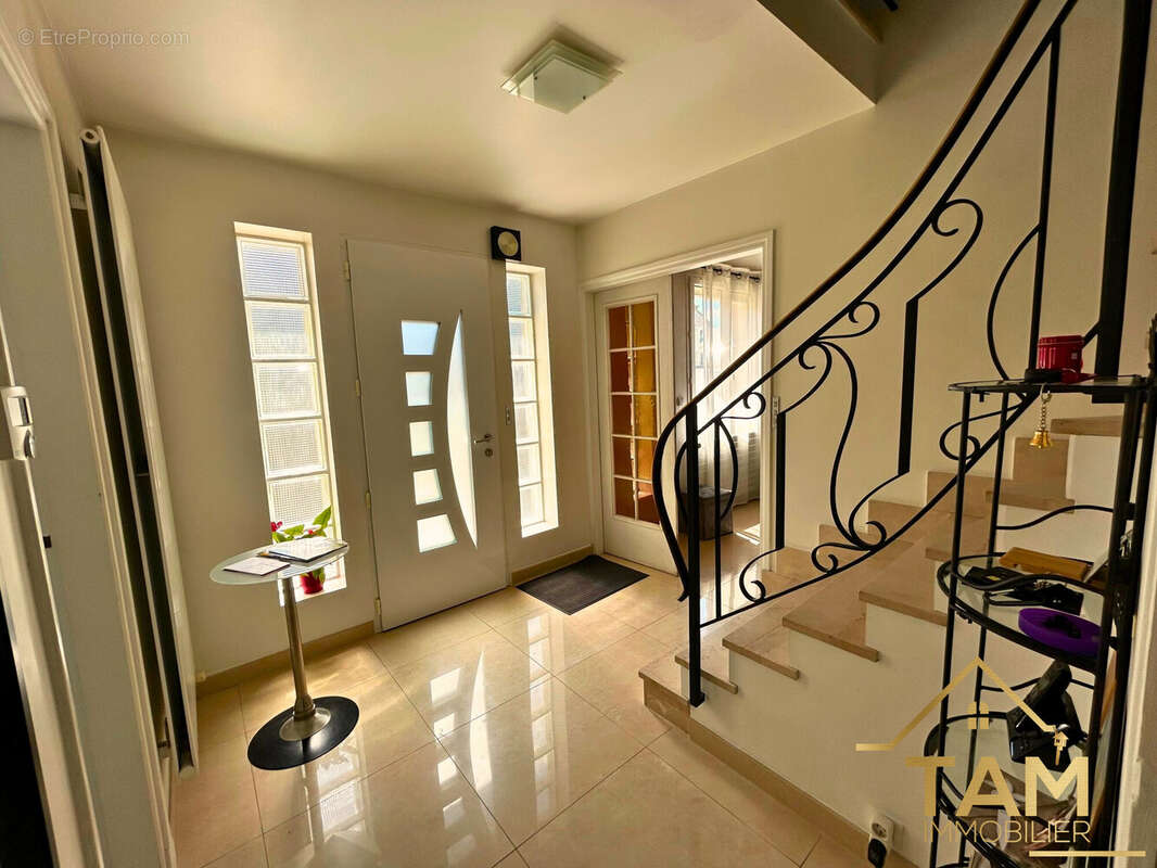 Maison à SAINT-CYR-L&#039;ECOLE