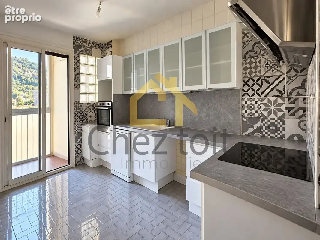 Appartement T4 de 104 m² avec loggia fermée et garage ? Toulon - photo 4