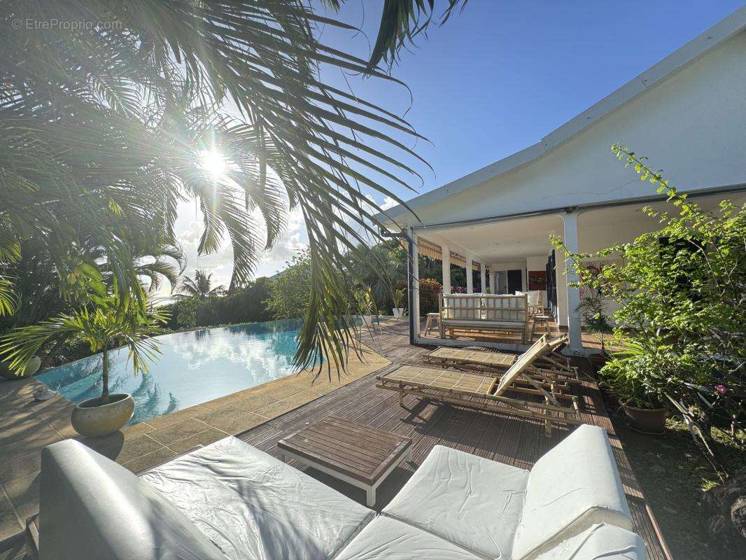 Maison à CASE-PILOTE