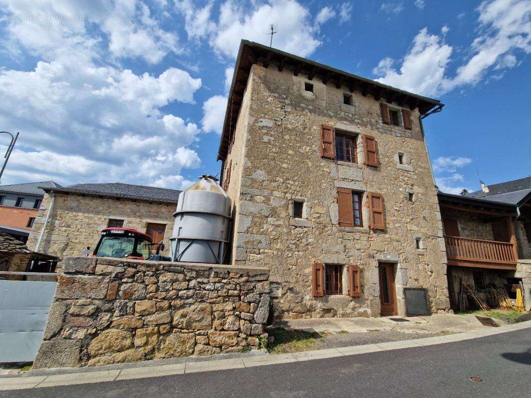 Maison à SAINT-ALBAN-SUR-LIMAGNOLE
