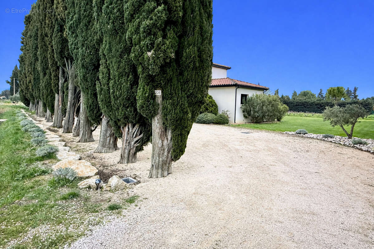 Maison à SAINTE-CECILE-LES-VIGNES