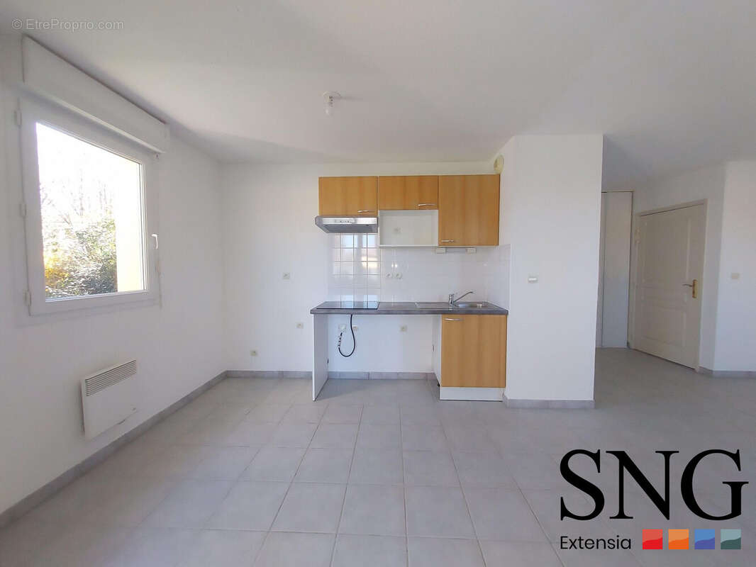 Appartement à CAZERES