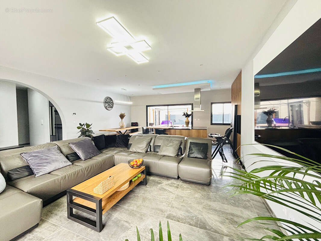 Maison à PERDREAUVILLE