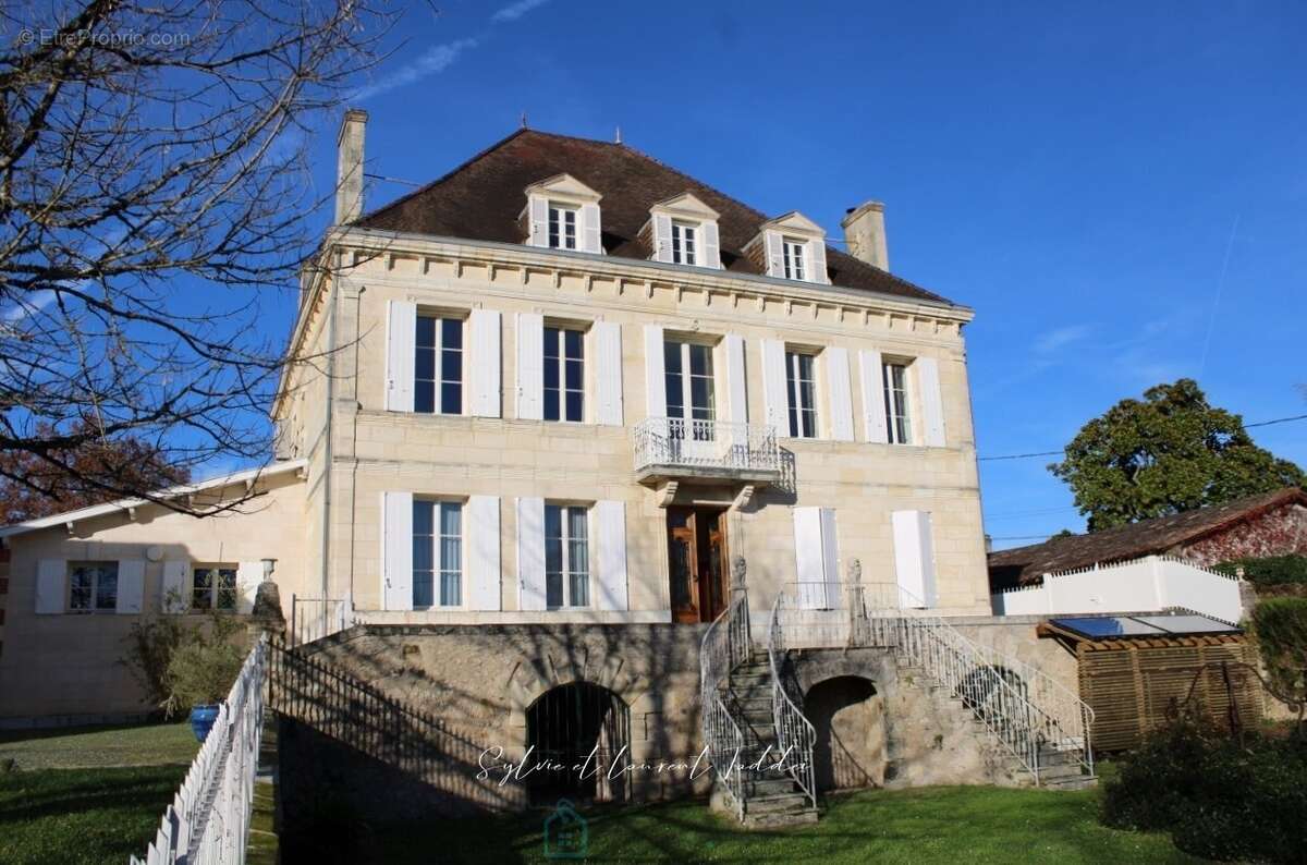 Maison à MONTGUYON