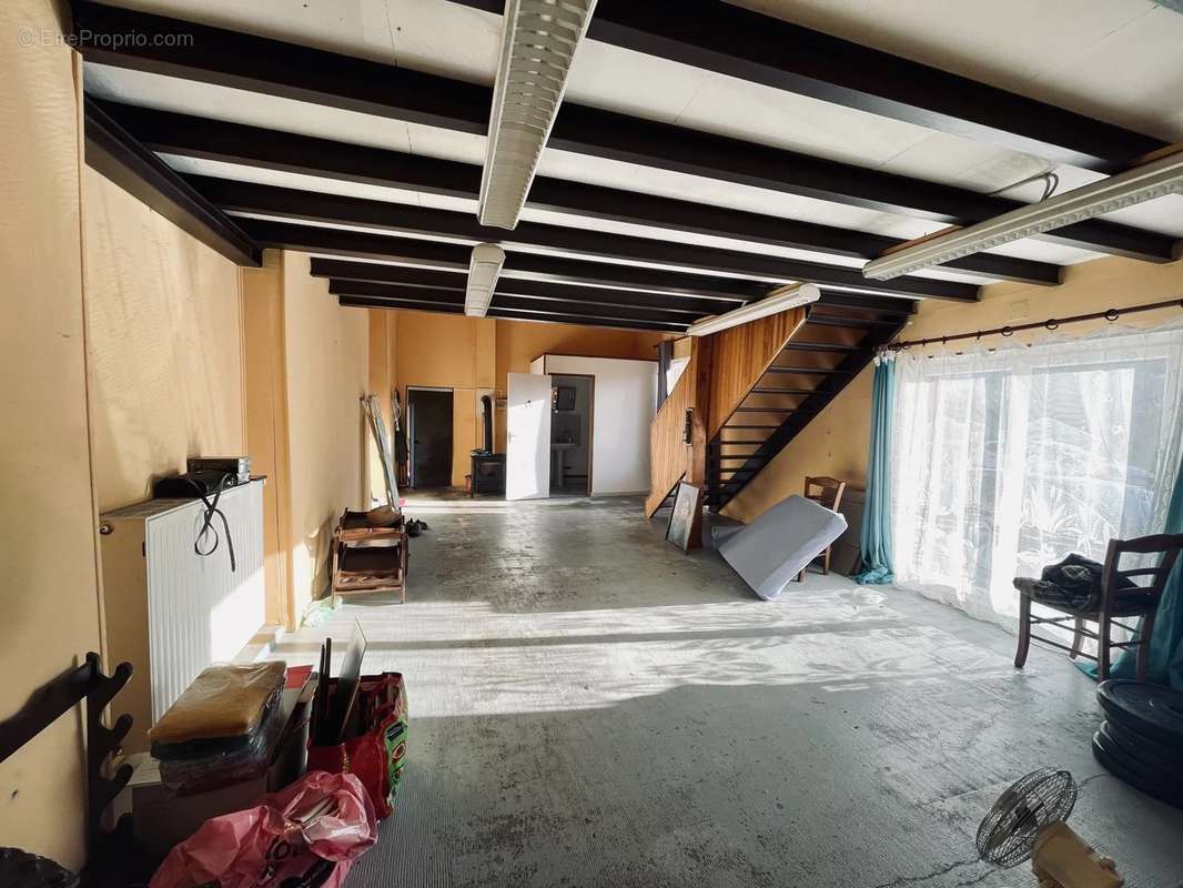 Maison à OUROUX-EN-MORVAN