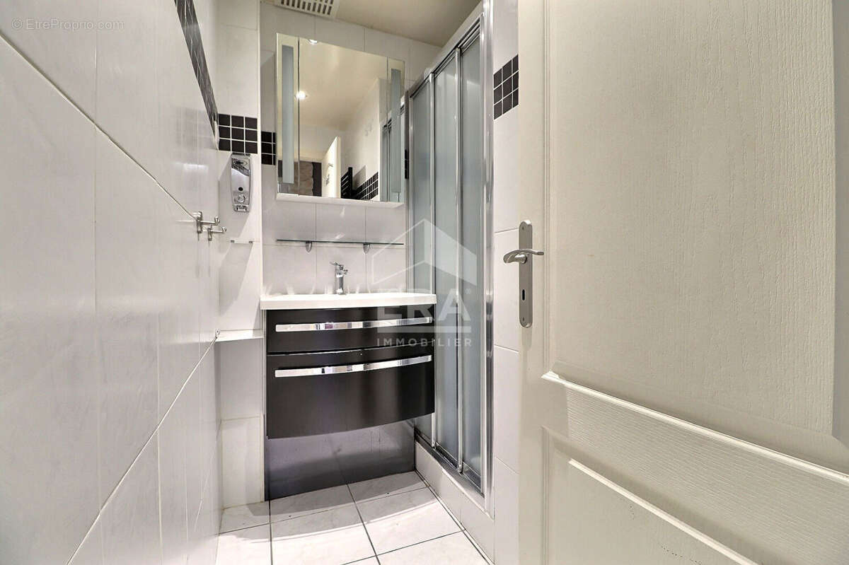 Appartement à AUBERVILLIERS
