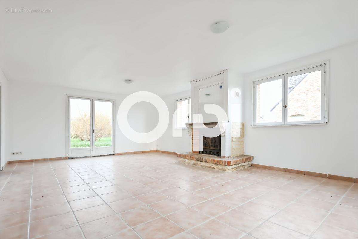 Maison à BUYSSCHEURE