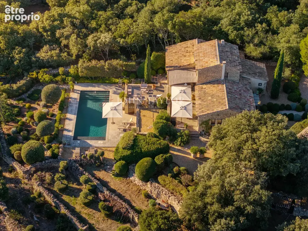 Superbe propriété en pierre avec piscine et vue panoramique sur le Luberon à Gordes, Provence. - photo 23