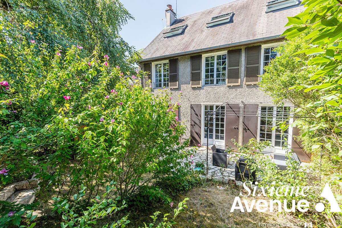 Maison à SAVIGNY-SUR-ORGE