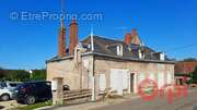 Appartement à AINAY-LE-CHATEAU