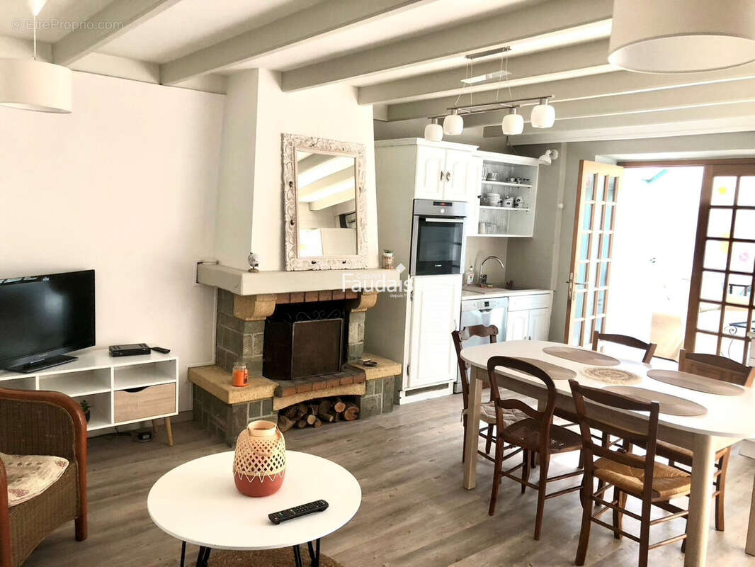 Maison 84 m² à Regneville-Sur-Mer  - photo 2