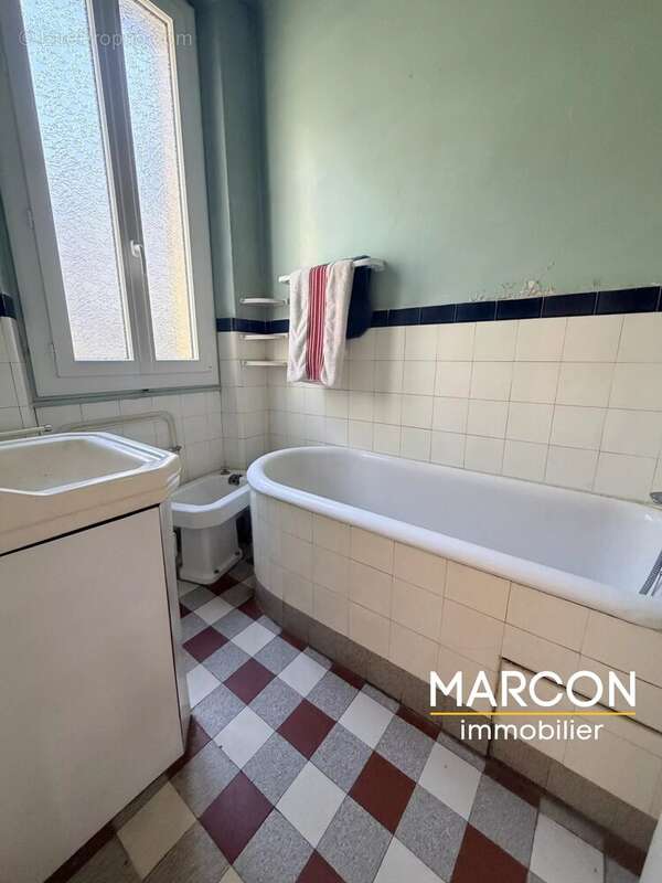Maison de ville - Guéret, proche des commerces - photo 13