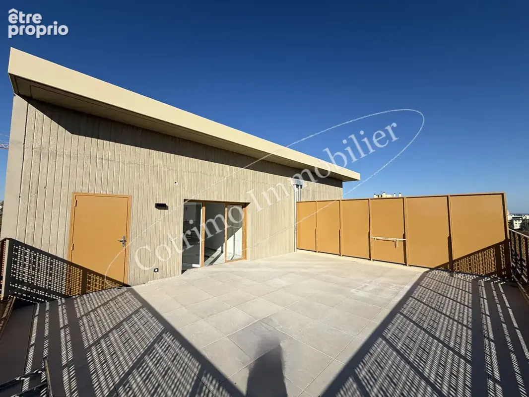 BRON Appartement T5 101m² duplex + terrasse  48m² - photo 1