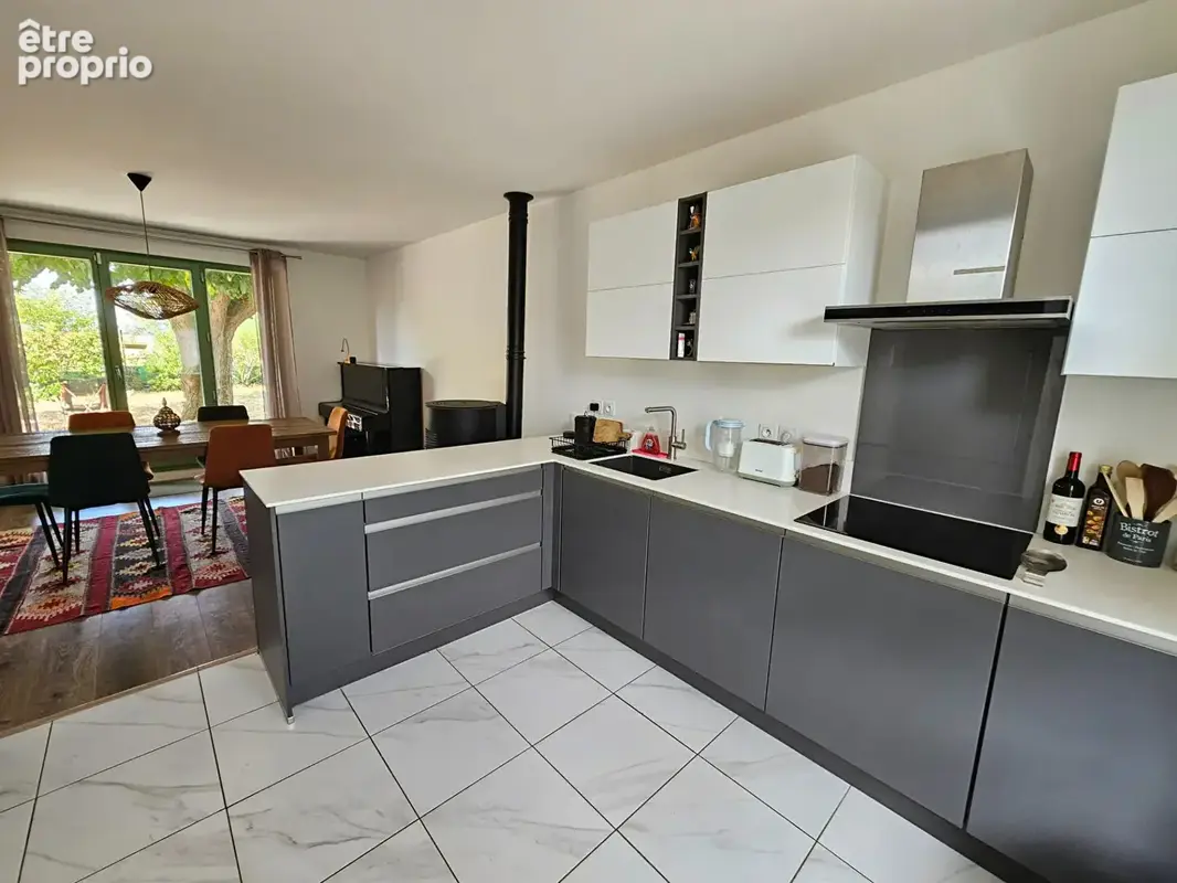 Maison Magny Les Hameaux  5 pièce(s) 102.80 m2 - photo 3