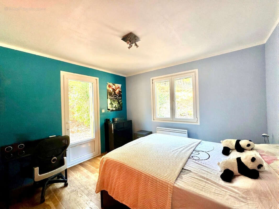 Maison à BAGNOLS-EN-FORET