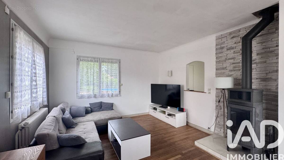 Photo 1 - Maison à SAINT-PIERRE-LES-NEMOURS