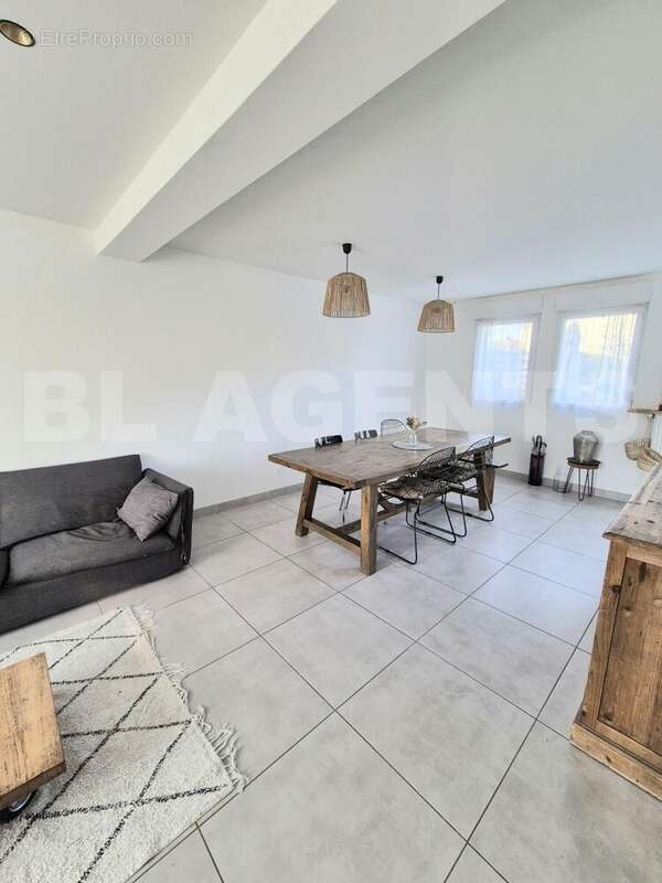 IMG-20251112-WA0031 - Maison à CHAUCONIN-NEUFMONTIERS