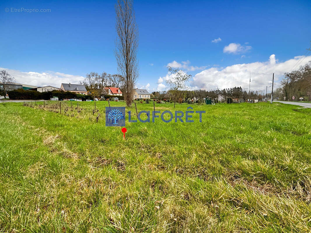 Terrain à AZAY-LE-RIDEAU
