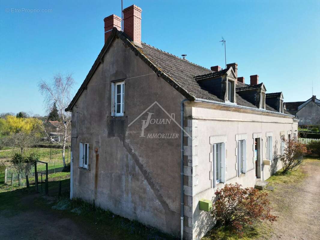Maison à CERILLY