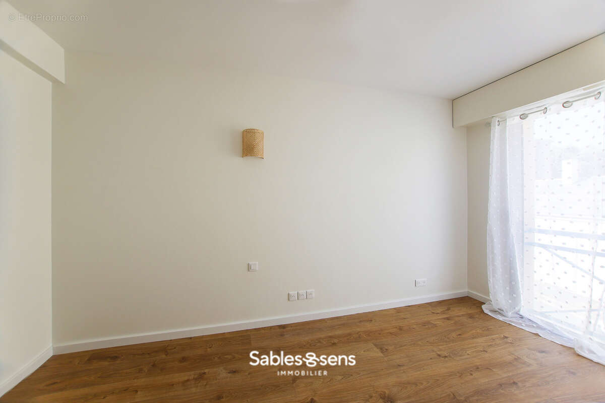 Appartement T4 rénové avec goût en plein cœur des Sables-d’Olonne   Garage en option - photo 6