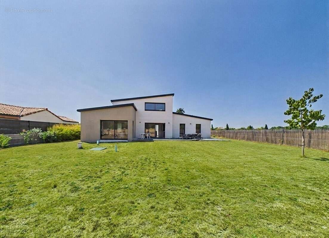 Maison contemporaine de plain pied -156 m² - terrain 1040 m² - la roche sur yon - photo 5
