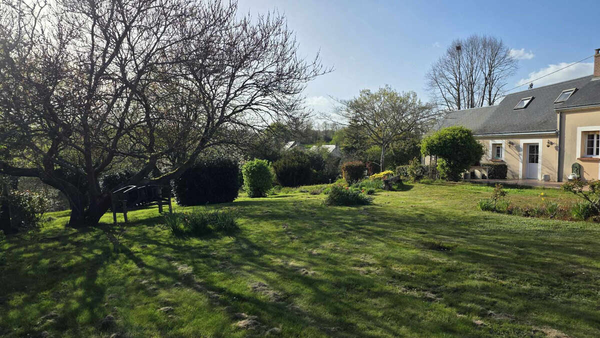 Maison à BESSE-SUR-BRAYE