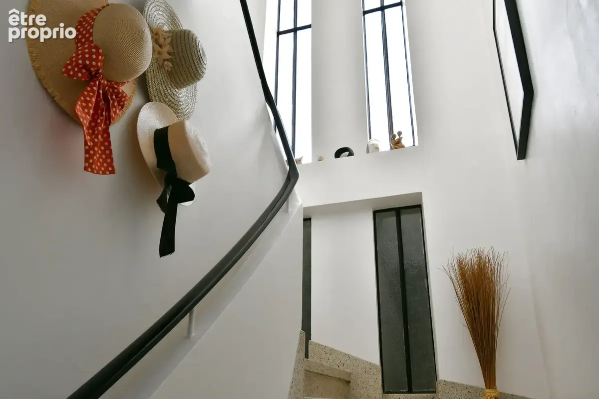 Maison FAMILIALE avec jardin et garage - photo 9