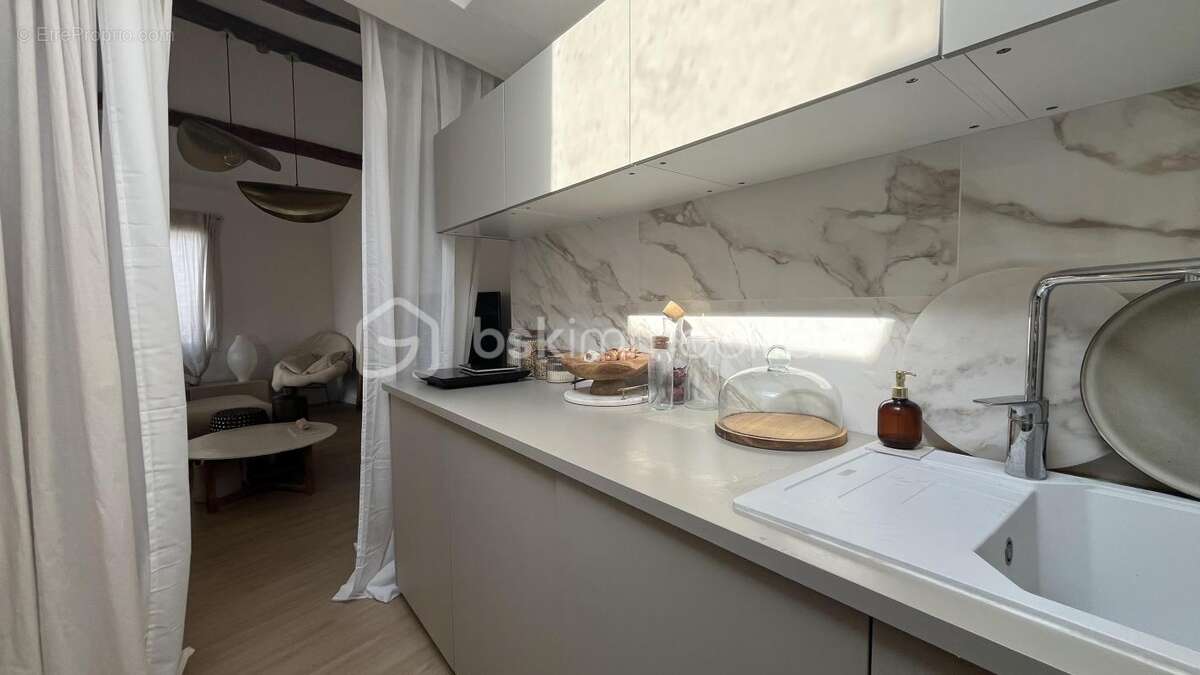 Junas – Une bâtisse pleine de charme aux possibilités insoupçonnées - photo 18