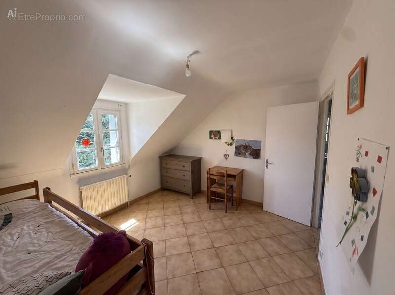 Longère en pierre – 150,76 m² – 6 pièces – 5 chambres – Terrain 6 345 m² – Dépendances – Hangar – Sous-sol complet - photo 19