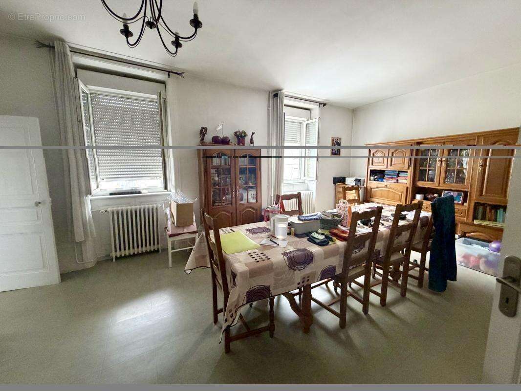 Appartement 240 m² à Limoges  - photo 2