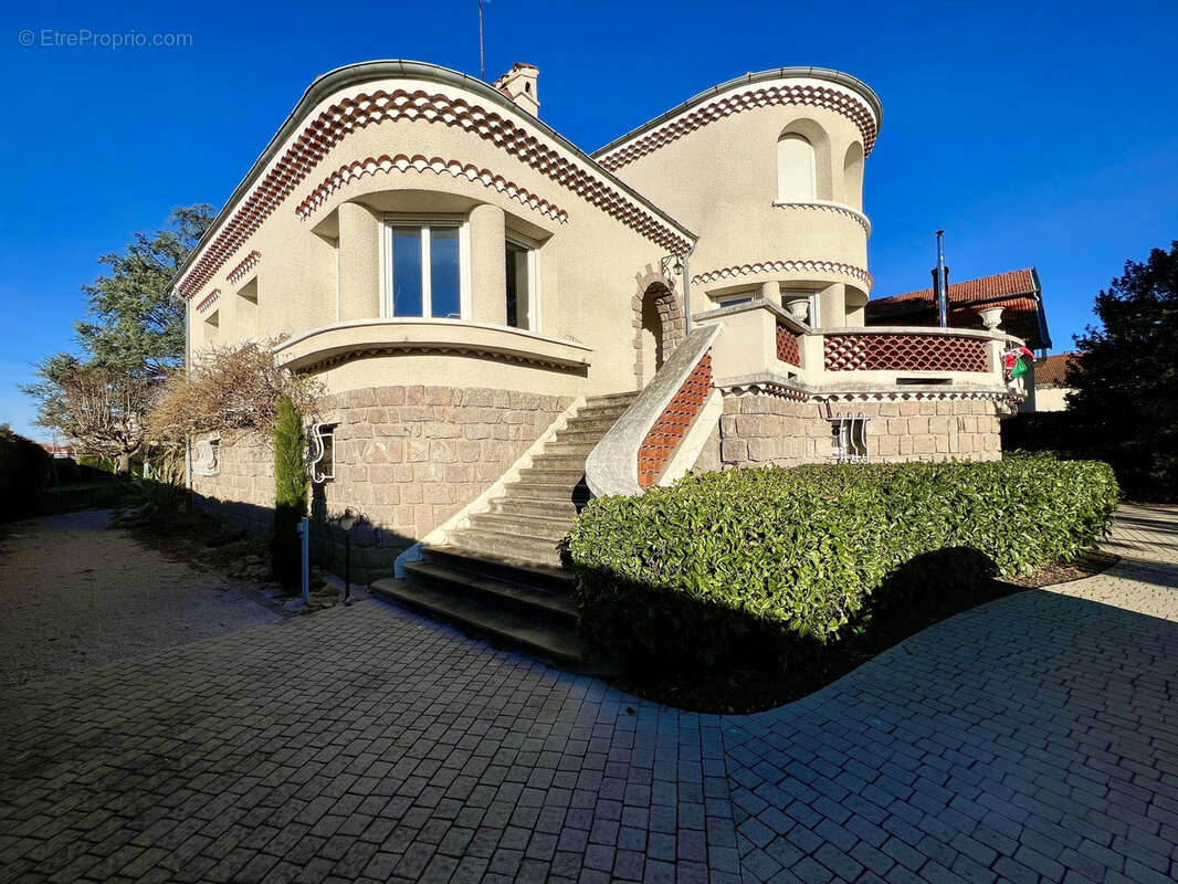 Maison à SAINT-JUST-SAINT-RAMBERT