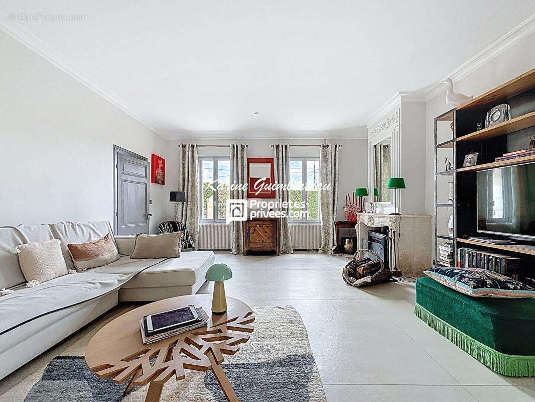 Maison à SAINT-EMILION