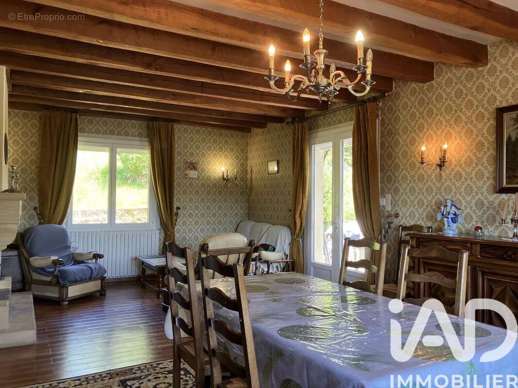 Maison 98 m² à Couze-Et-Saint-Front  - photo 4