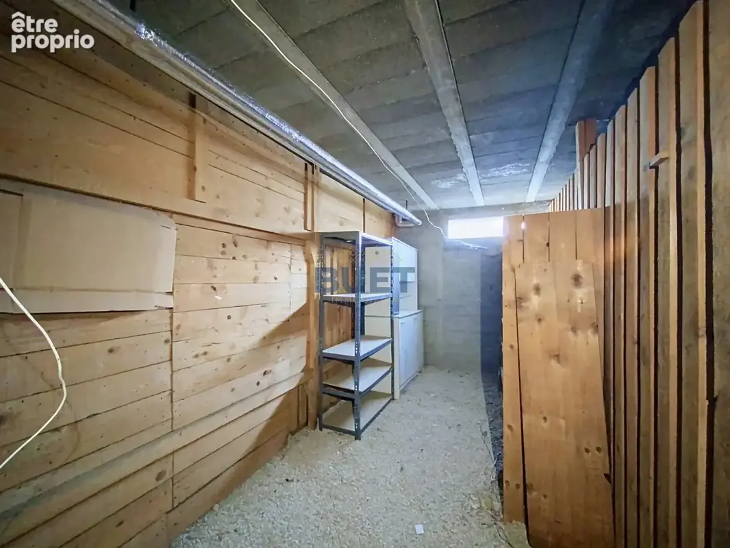 À decouvrir : spacieux appartement t5 avec cave et garage   rue prosper de barante - photo 9