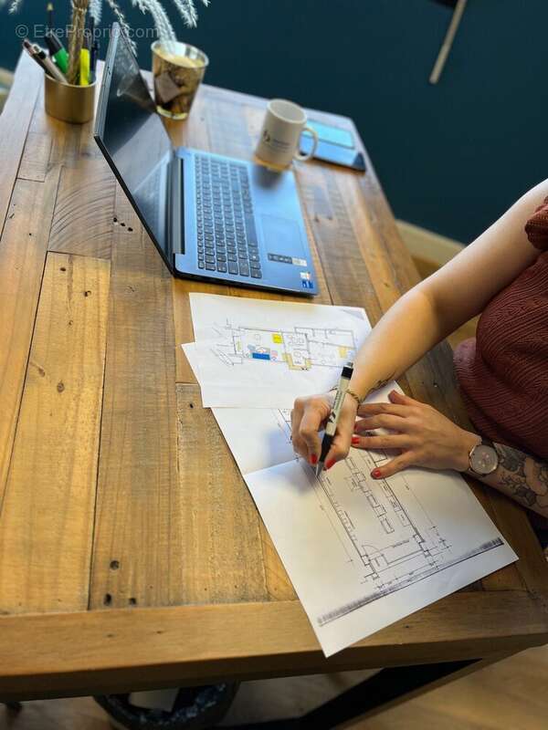 Commerce à PLOUGOUMELEN