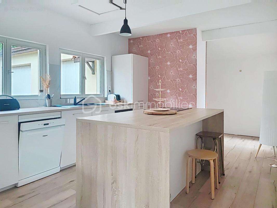 Maison de plain-pied avec piscine et vue dégagée, au calme de la campagne - photo 9