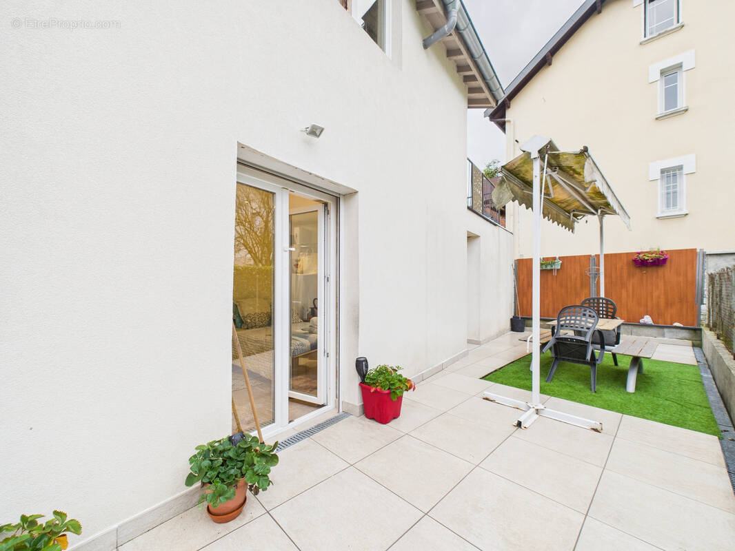 Appartement à VIVIERS-DU-LAC