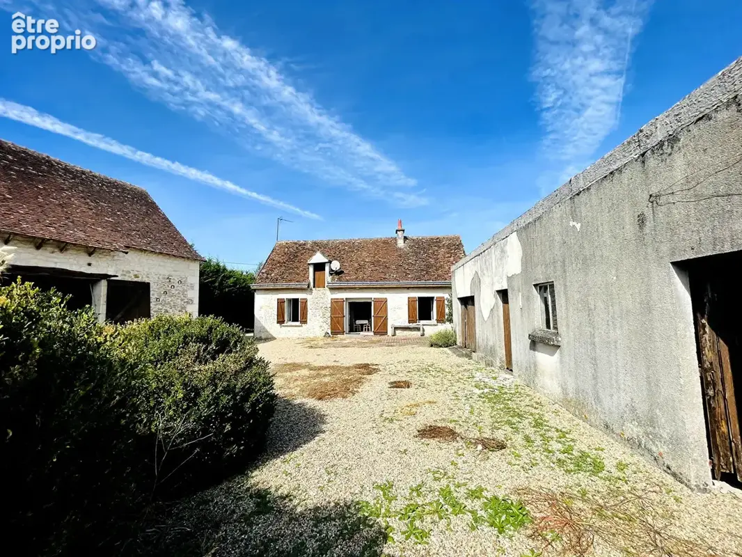 CUSSAY  - Le charme de la pierre, une vie de plain-pied et de belles dépendances - photo 2