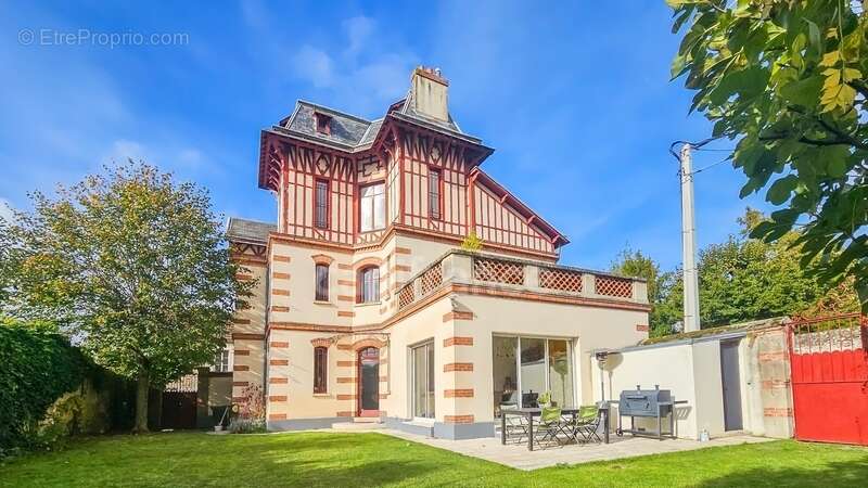 Maison à MORIGNY-CHAMPIGNY